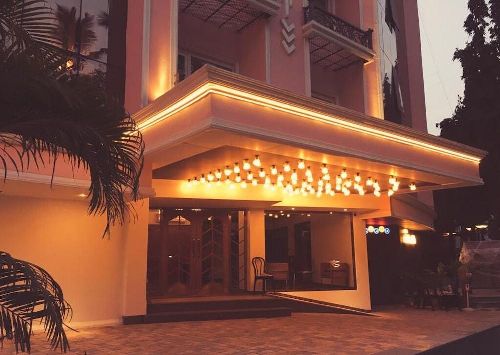 T24 Retro Hotel Mumbai Exterior foto